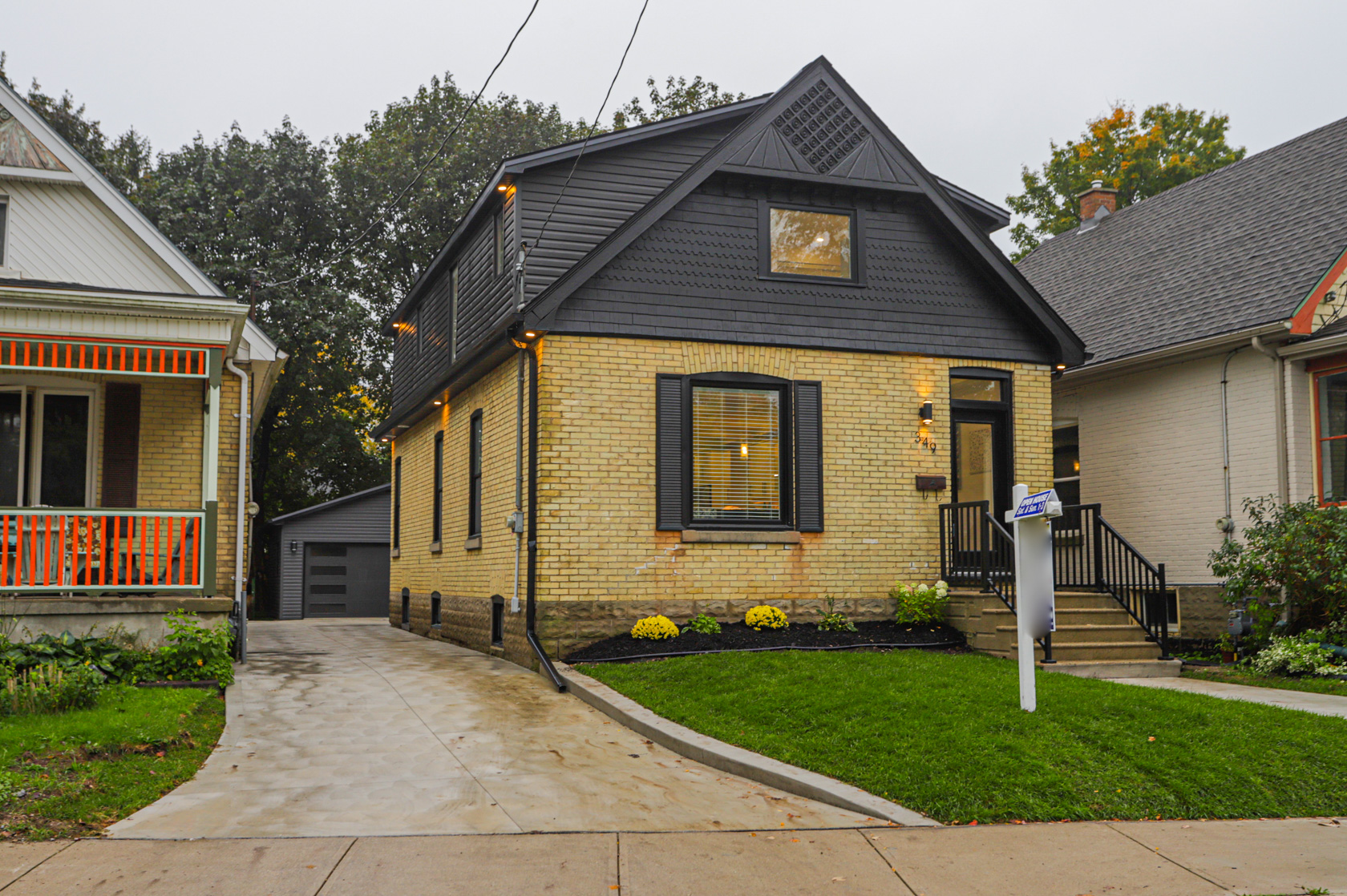 Emery St E