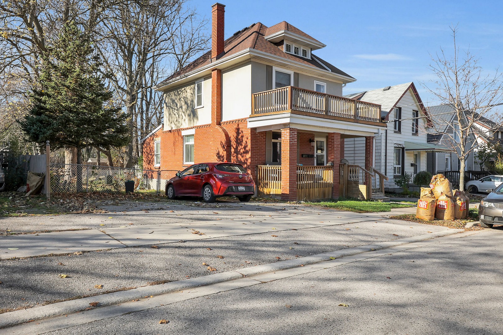 MacKay Avenue
