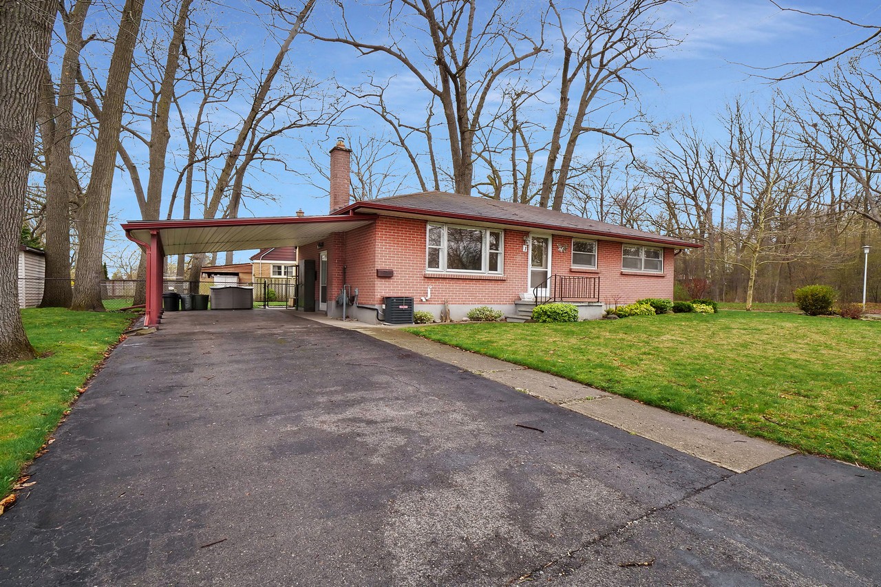 1 Strathcona Drive